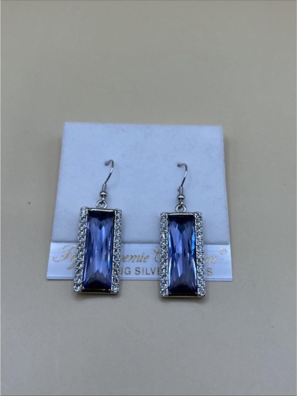Fifth Avenue Collection silver-tone rectangular baguette-cut blue center stone✅